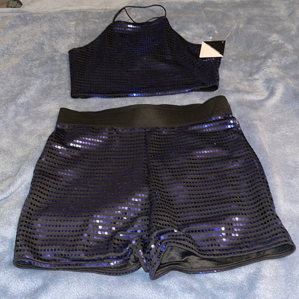 Womens large 2 piece outfit shorts and top